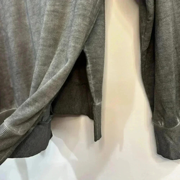 Dantelle Gray Hooded Oil Dye Top with Rib Trim - Size M - Picture 9 of 10